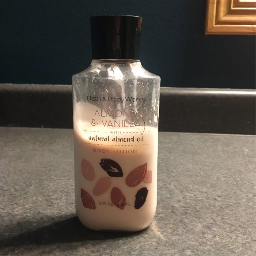 Bath & Body Works Almond & Vanilla Body Lotion